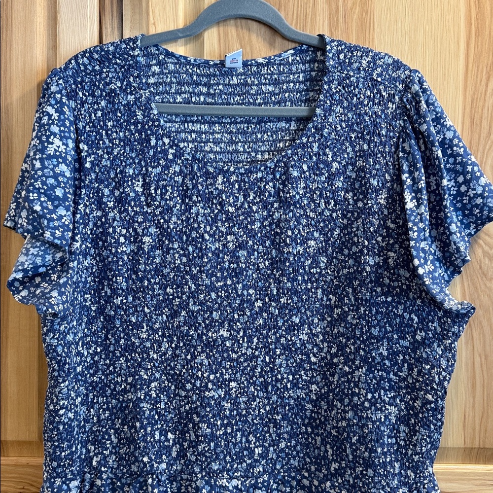 Old Navy Blue Ditsy Floral Smocked Peplum Cottagecore Short Sleeve Top Size 3X - Picture 4 of 12